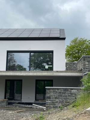 Installation photovoltaïque de 9600 Wc sur ardoises naturelles à Somme-Leuze