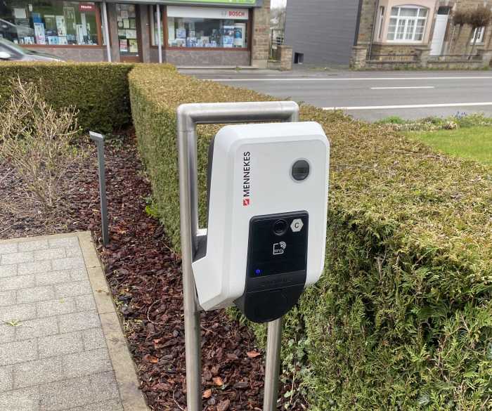 Primes prolongées pour les bornes de recharges