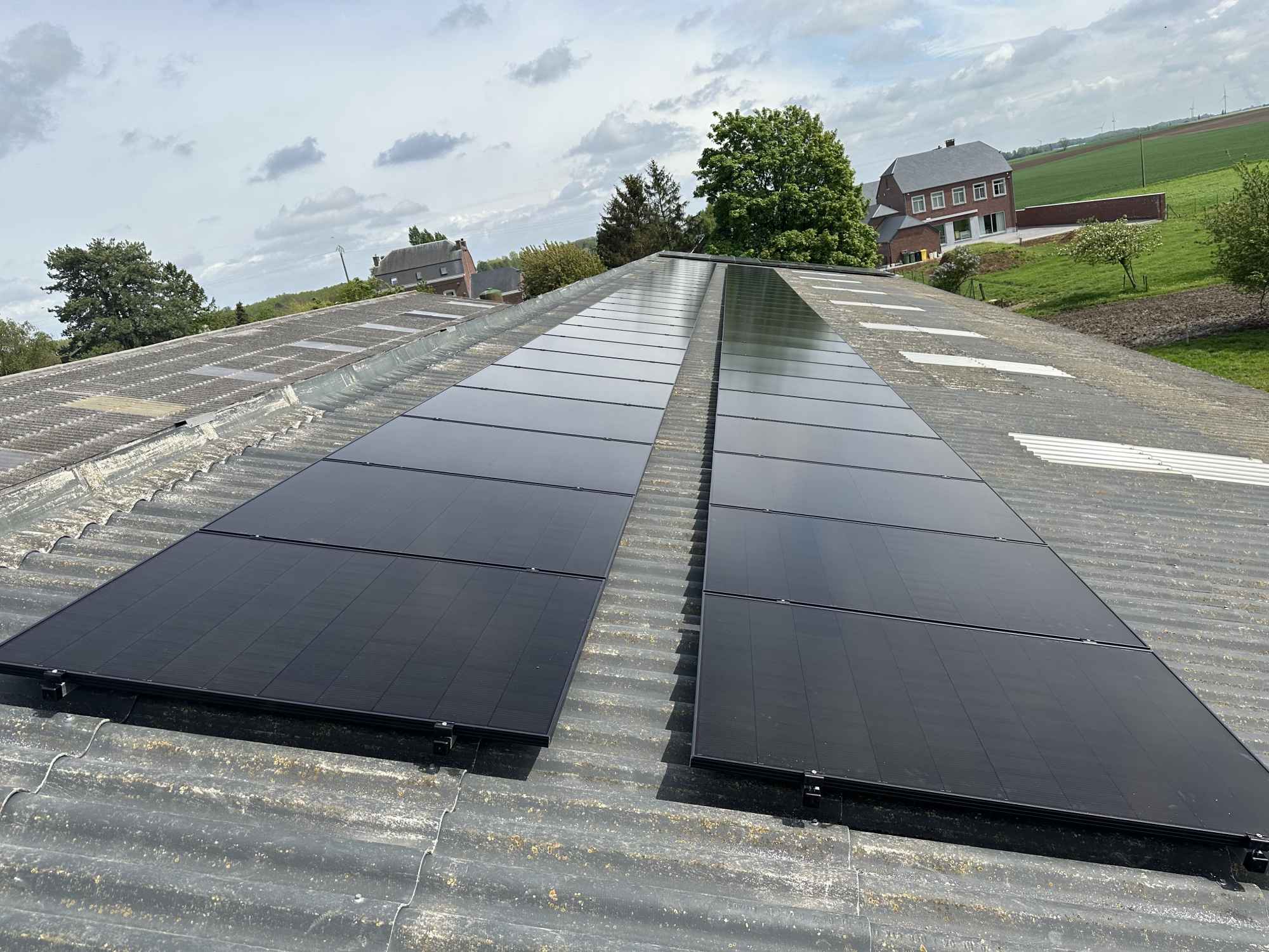 Installation photovoltaïque de 22680 Wc sur Eternit ondulées à Les Waleffes